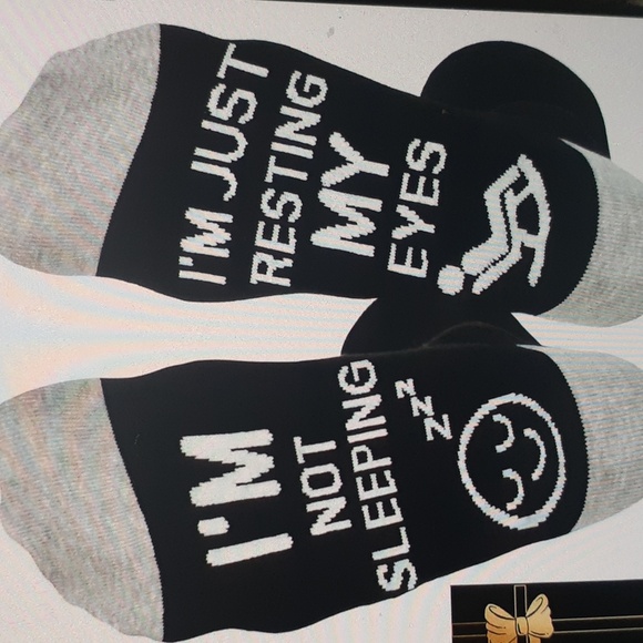 NOT SLEEPING BUT RESTING SOCKS SZ 6 TO 12 - Picture 1 of 7